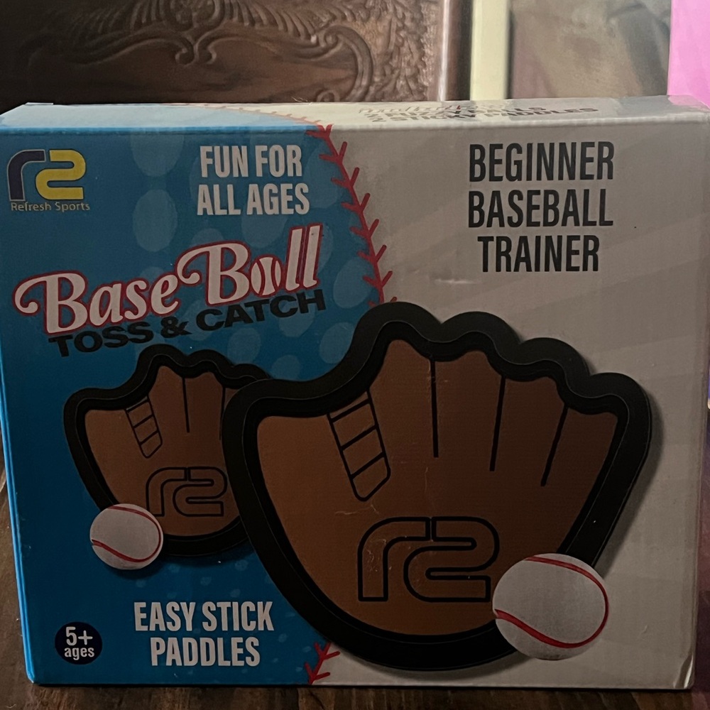 Baseball toss and catch game set